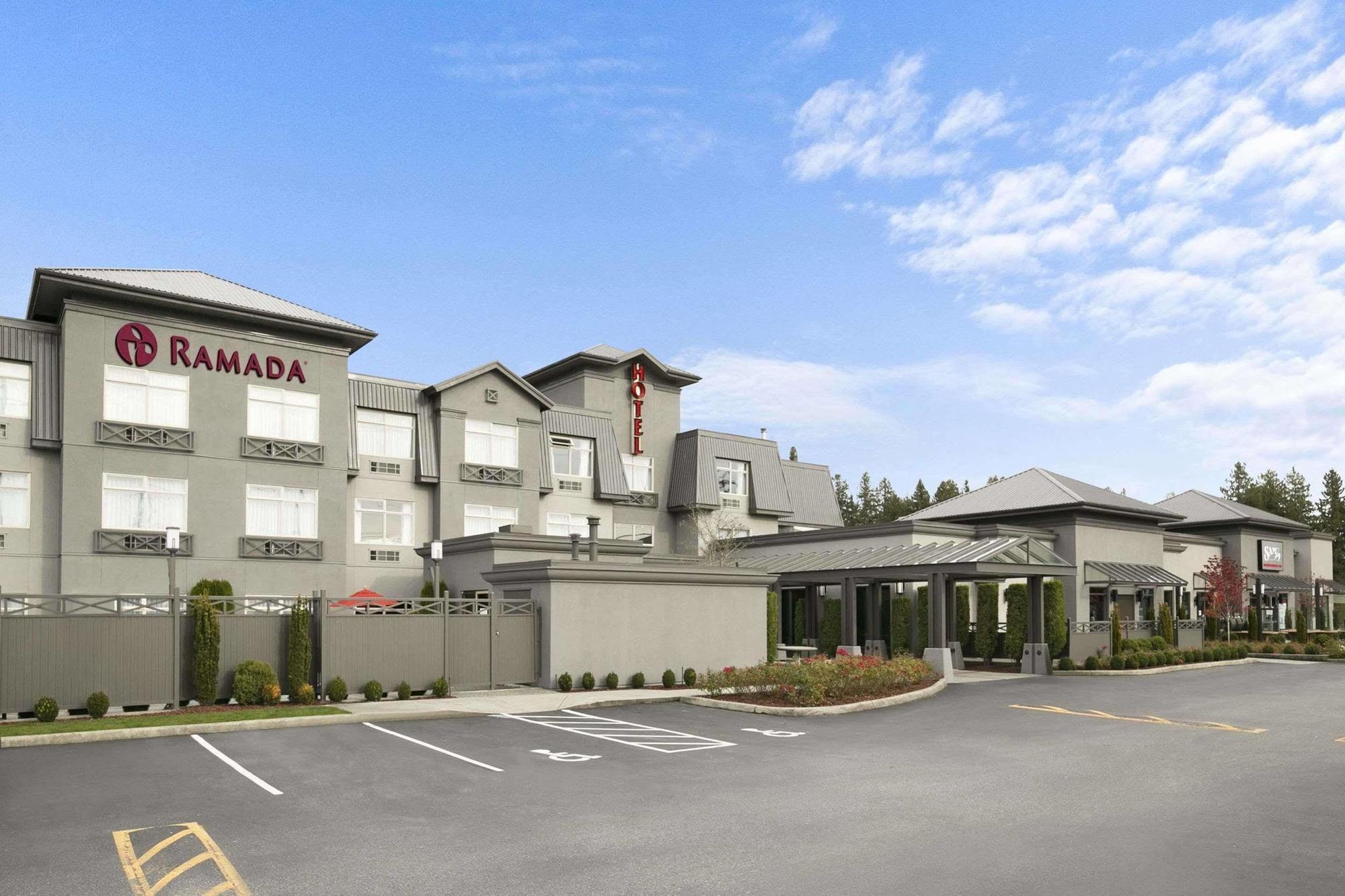 베스트웨스턴 플러스 피트 매도즈 인 앤 스위트 호텔 Pitt Meadows 외부 사진